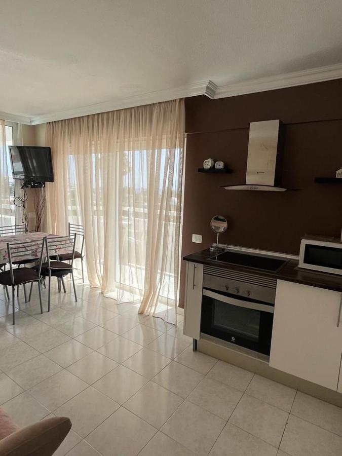 Cozy Apartment Near The Beach プラヤ・デ・ラス・アメリカス エクステリア 写真